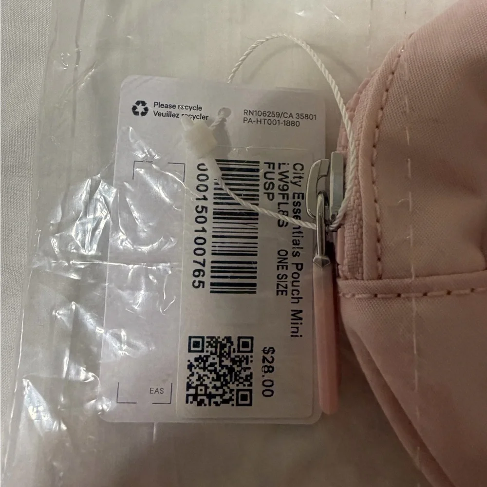 NWT lululemon City Essentials mini pouch 2L, Flush Pink - Picture 6 of 7
